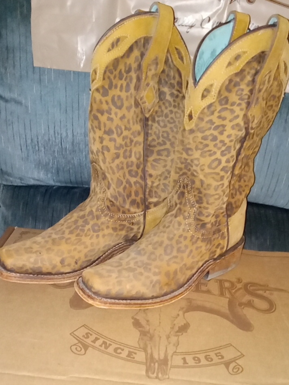 Corral Womans Leopard Print Western Cowboy Boots - Women's Tan and Brown